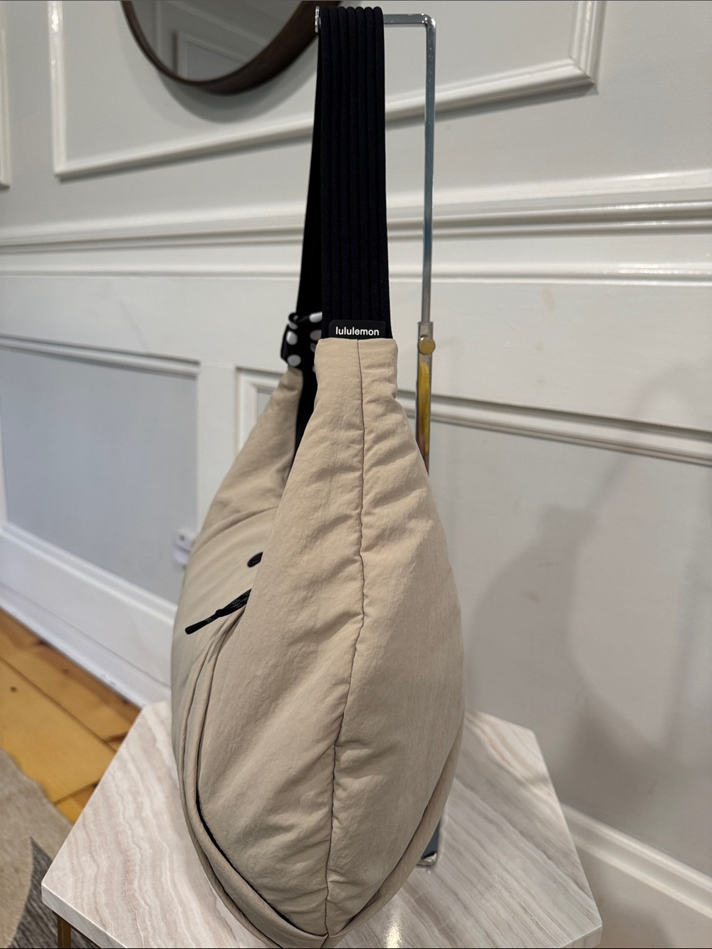 lululemon athletica Bag Beige Pleated Shoulder Bag 10L with Black Trim - Picture 6 of 17